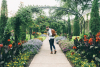 Homme dans un jardin